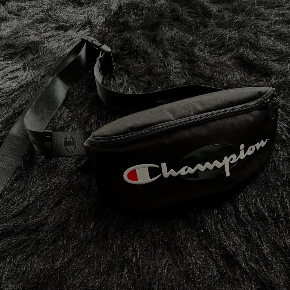 Champion Black Fanny